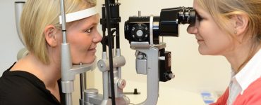 Patientin Eva Rubröder vor Ihrer Augenlaser-Operation