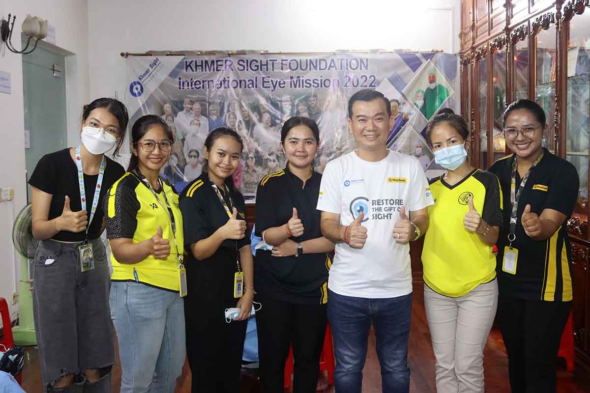 Team der Khmer Sight Foundation in Phnom Penh