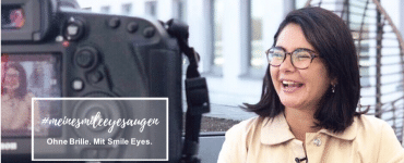 Influencerin Taraneh mit Brille vor ihrer Augenlaser-OP