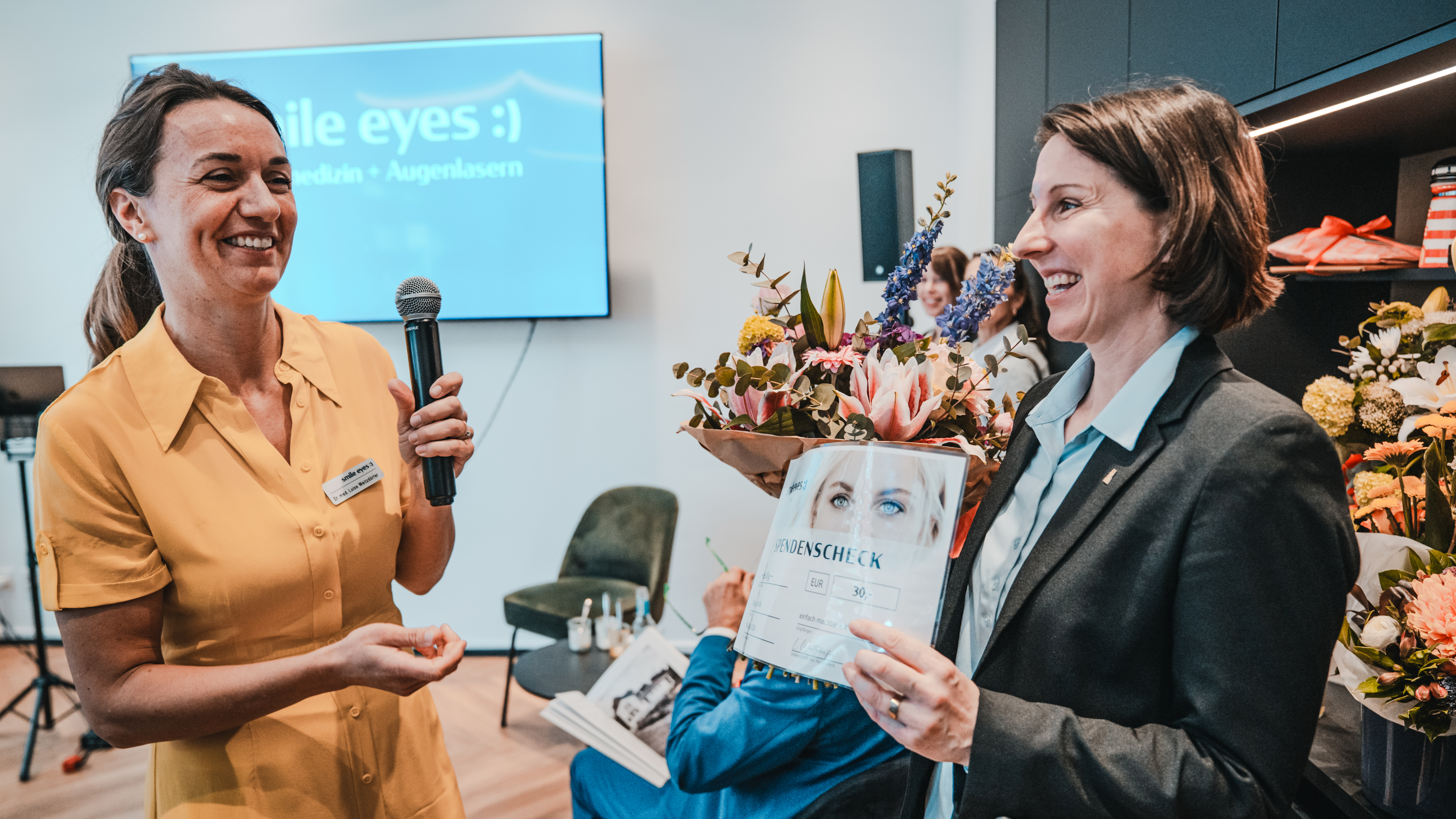 Dr. Luise Weitzdörfer und Corinna Kosmal an der Eröffnungsfeier